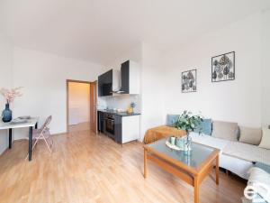 Pronájem bytu 2+kk, Praha, Husinecká, 45 m2