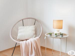 Pronájem bytu 2+kk, Praha, Husinecká, 45 m2
