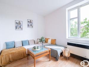 Pronájem bytu 2+kk, Praha, Husinecká, 45 m2