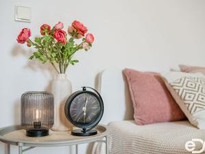 Pronájem bytu 2+kk, Praha, Husinecká, 45 m2