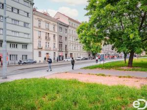 Pronájem bytu 2+kk, Praha, Husinecká, 45 m2