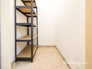 Pronájem bytu 2+kk, Praha - Vysočany, Pod Harfou, 53 m2