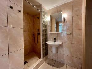 Pronájem bytu 2+kk, Praha - Hlubočepy, Brichtova, 43 m2