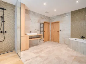 Prodej rodinného domu, Turnov - Bukovina, 450 m2