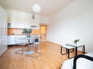 Prodej bytu 1+kk, Praha - Strašnice, Černokostelecká, 33 m2