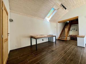 Pronájem vícegeneračního domu, Stará Huť, Karla Dvořáka, 300 m2