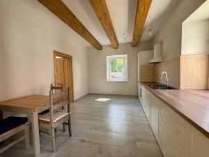 Pronájem vícegeneračního domu, Stará Huť, Karla Dvořáka, 300 m2