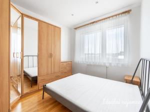Pronájem bytu 2+kk, Praha - Košíře, Česká, 46 m2