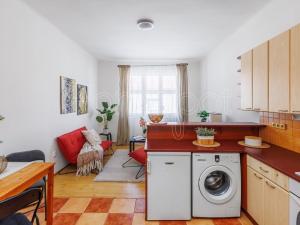 Pronájem bytu 1+kk, Praha - Záběhlice, Záběhlická, 26 m2
