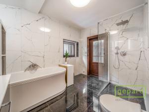 Prodej bytu 2+1, Karlovy Vary, Pražská silnice, 72 m2