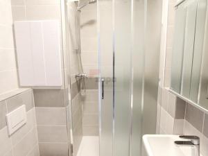 Pronájem bytu 2+kk, Praha - Hostivař, Bělinského, 37 m2