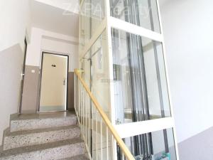 Pronájem bytu 2+kk, Praha - Hostivař, Bělinského, 37 m2