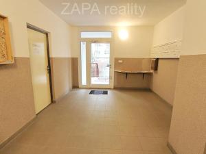 Pronájem bytu 2+kk, Praha - Hostivař, Bělinského, 37 m2