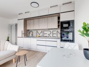 Pronájem bytu 1+kk, Praha - Háje, Sochorcova, 32 m2