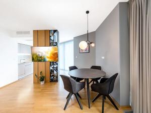 Pronájem bytu 2+kk, Praha - Žižkov, Pitterova, 100 m2