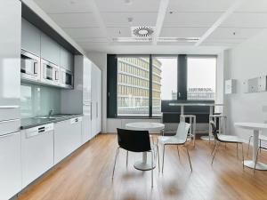 Pronájem kanceláře, Praha - Nusle, Pikrtova, 989 m2