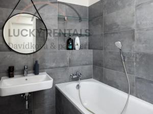 Pronájem bytu 2+kk, Praha - Modřany, Mezi vodami, 63 m2