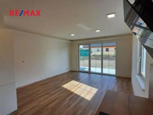 Pronájem rodinného domu, Postřižín, Na Stráni, 80 m2
