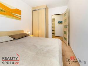 Prodej bytu 2+1, Praha - Ruzyně, U valu, 41 m2