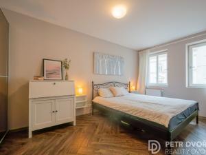 Pronájem bytu 3+kk, Praha - Vinohrady, Záhřebská, 68 m2