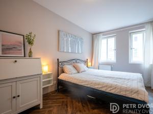 Pronájem bytu 3+kk, Praha - Vinohrady, Záhřebská, 68 m2