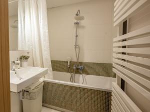 Pronájem bytu 3+kk, Praha - Vinohrady, Záhřebská, 68 m2