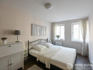 Pronájem bytu 3+kk, Praha - Vinohrady, Záhřebská, 68 m2