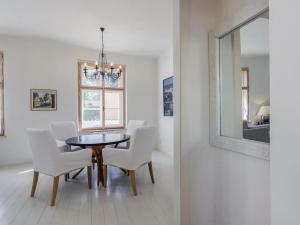 Pronájem bytu 3+1, Praha - Malá Strana, Všehrdova, 80 m2