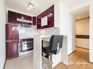 Pronájem bytu 2+kk, Praha - Stodůlky, Borovanského, 42 m2