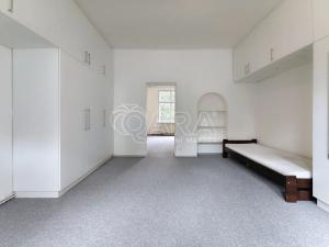 Pronájem bytu 2+kk, Praha - Vinohrady, Květná, 45 m2