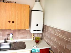 Prodej bytu 2+1, Hostinné, Sídliště, 45 m2