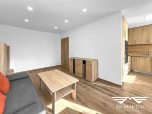 Pronájem bytu 3+kk, Praha - Prosek, Jablonecká, 60 m2