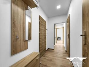 Pronájem bytu 3+kk, Praha - Prosek, Jablonecká, 60 m2