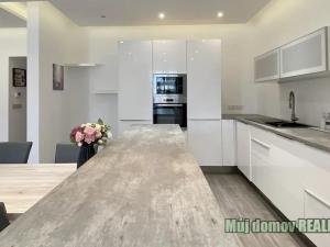Pronájem bytu 3+kk, Praha - Střešovice, U střešovických hřišť, 95 m2