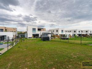 Prodej bytu 4+kk, Holubice, 102 m2