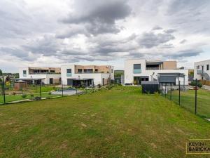 Prodej bytu 4+kk, Holubice, 102 m2
