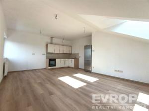 Pronájem bytu 2+kk, Vrchlabí - Podhůří, Dělnická, 53 m2