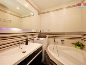 Prodej bytu 3+1, Praha - Háje, Hekrova, 74 m2