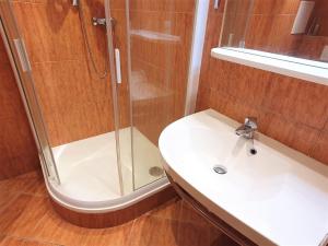 Pronájem bytu 2+kk, Praha - Ruzyně, Ciolkovského, 43 m2