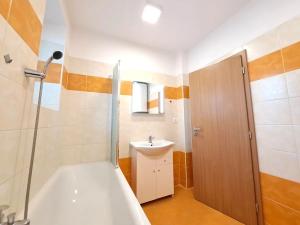 Pronájem bytu 2+kk, Zlín, K Pasekám, 36 m2