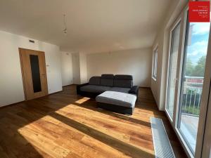 Pronájem bytu 2+kk, Praha - Třebonice, Do zahrádek I, 67 m2
