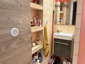 Prodej bytu 2+1, Ostrov, Masarykova, 53 m2