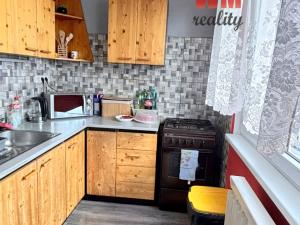 Prodej bytu 2+1, Ostrov, Masarykova, 53 m2