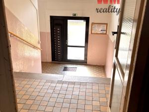 Prodej bytu 2+1, Ostrov, Masarykova, 53 m2