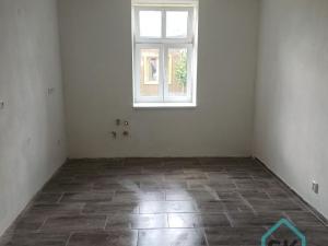 Prodej bytu 2+1, Krnov - Pod Cvilínem, Libušina, 60 m2