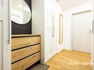 Pronájem bytu 2+kk, Praha - Hostivař, Zápasnická, 39 m2