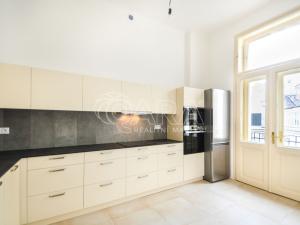Pronájem bytu 2+1, Praha - Staré Město, Kaprova, 84 m2
