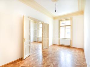 Pronájem bytu 2+1, Praha - Staré Město, Kaprova, 84 m2