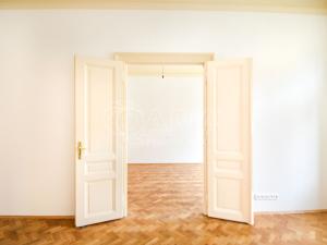 Pronájem bytu 2+1, Praha - Staré Město, Kaprova, 84 m2