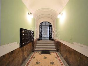 Pronájem bytu 2+1, Praha - Staré Město, Kaprova, 84 m2
